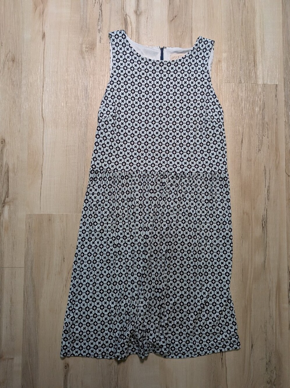 Ann Taylor LOFT blue & white geometric pattern & round neckline summer dress